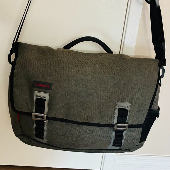 Timbuk2 Messenger/Computer Bag in Army green/gray. Excellent Condition - Picture 1 of 4